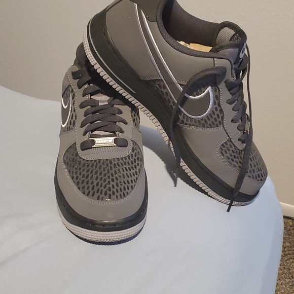 Gray Nike Air Force 1 - Picture 4 of 4